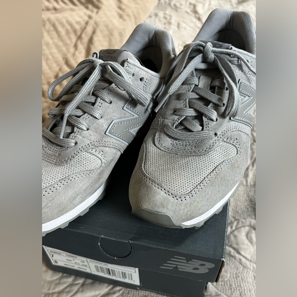 New balance, classic sneakers